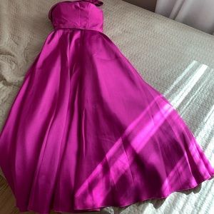 Gorgeous pink dress 👗